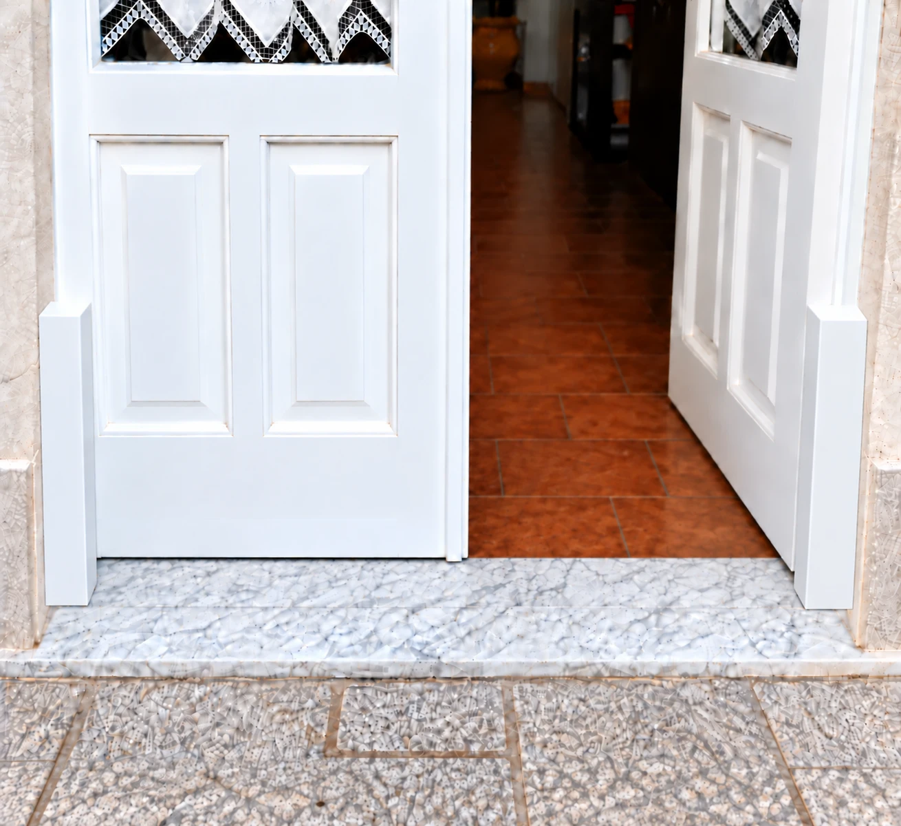 La misma puerta sin la barrera